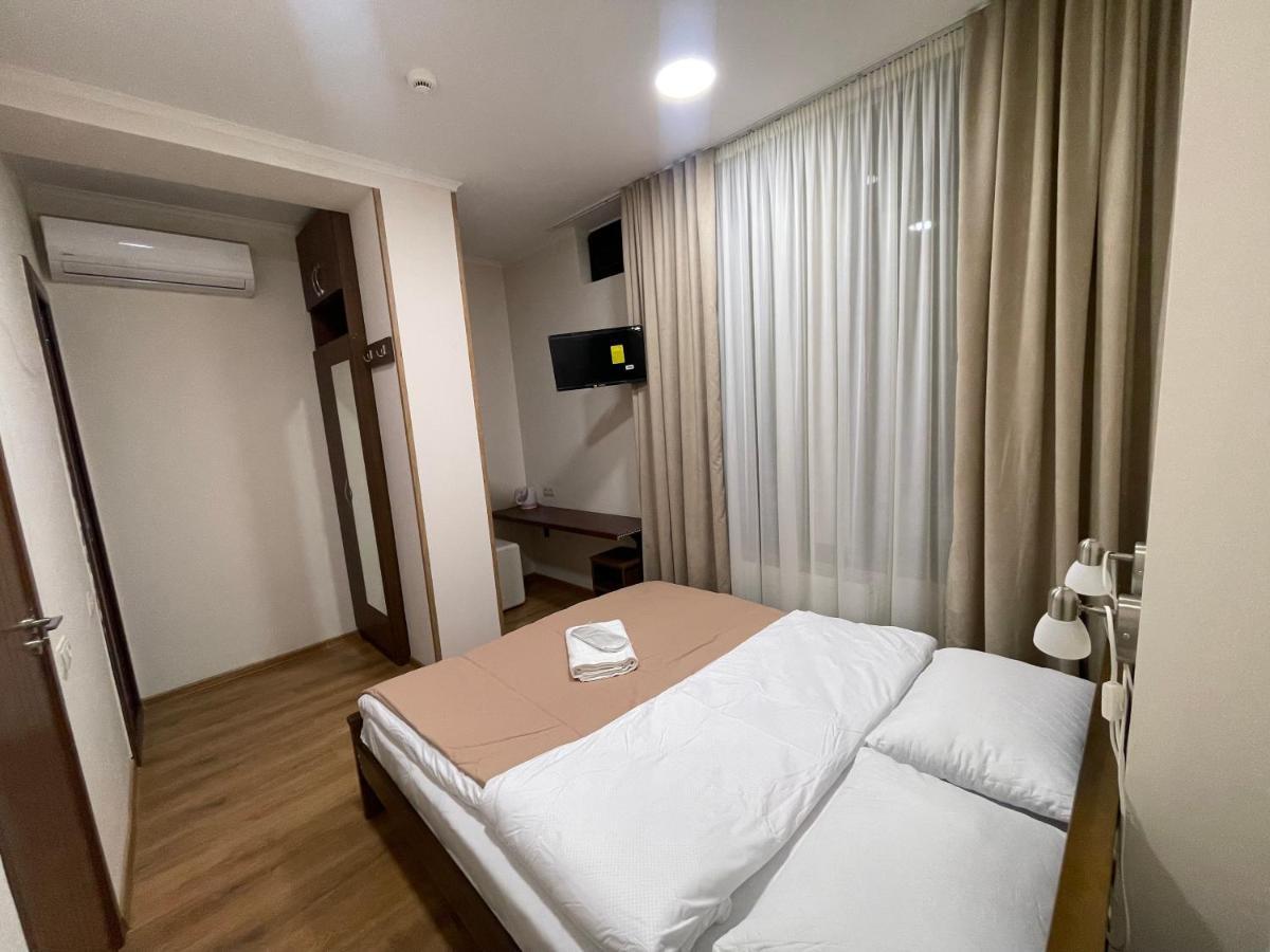 Art Family Hotel Tbilisi Room photo