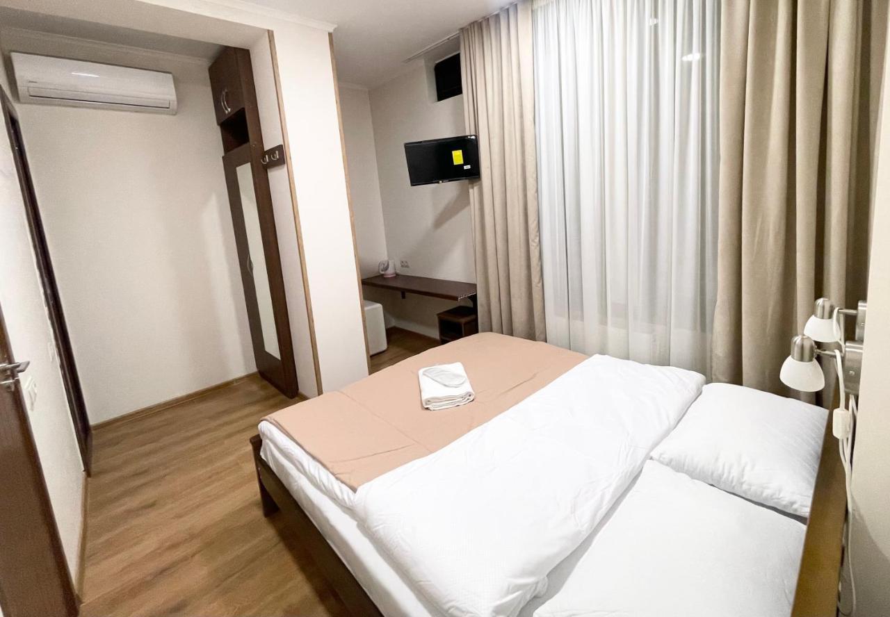 Art Family Hotel Tbilisi Exterior photo